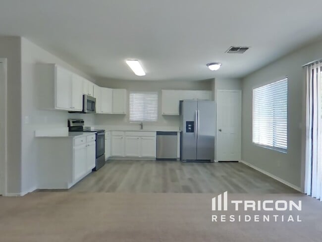 Foto del edificio - 12927 W Port Royale Ln