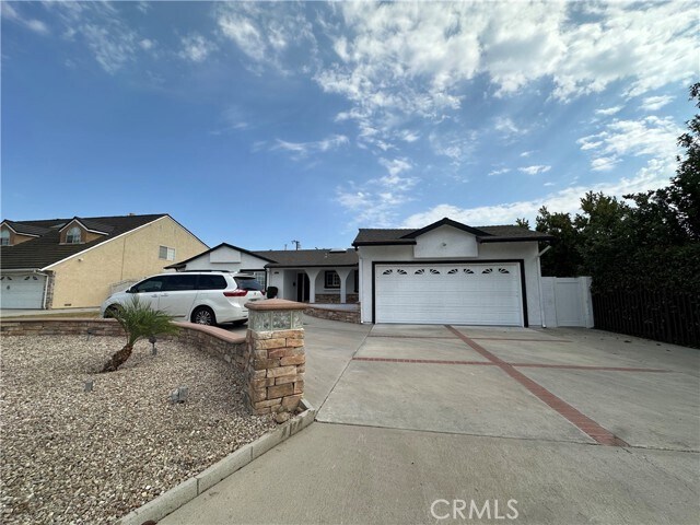 Foto principal - 9332 Shannon Ave