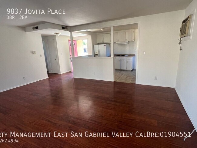 Foto del edificio - AFFORDABLE THREE BEDROOM HOME IN CHATSWORTH