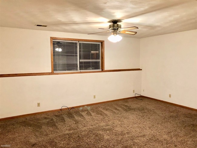 Building Photo - 2 br, 1 bath Apartment - 201 9th Ave Apt 2