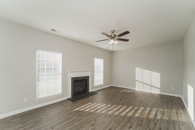 Foto del edificio - 11421 Callahan Mill Dr