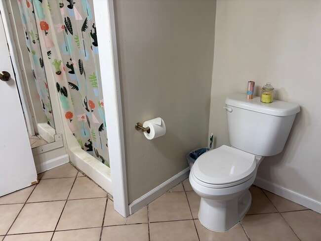 Building Photo - 437 Keolu Dr