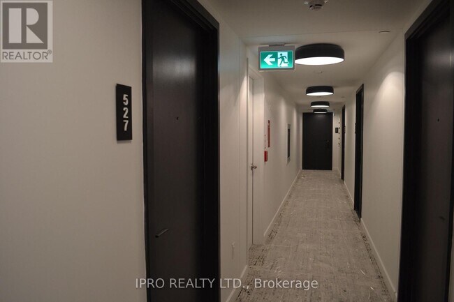 Building Photo - 3009-3009 Novar Rd
