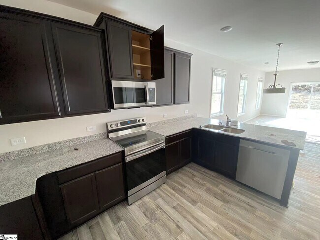 Building Photo - 21 Corsica Ct