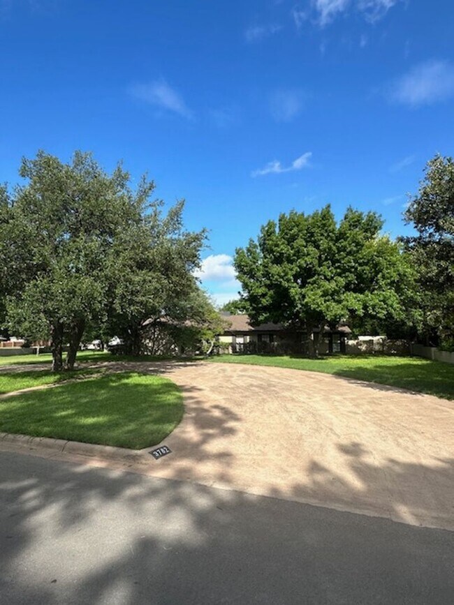 Building Photo - 3782 WOODRIDGE DRIVE