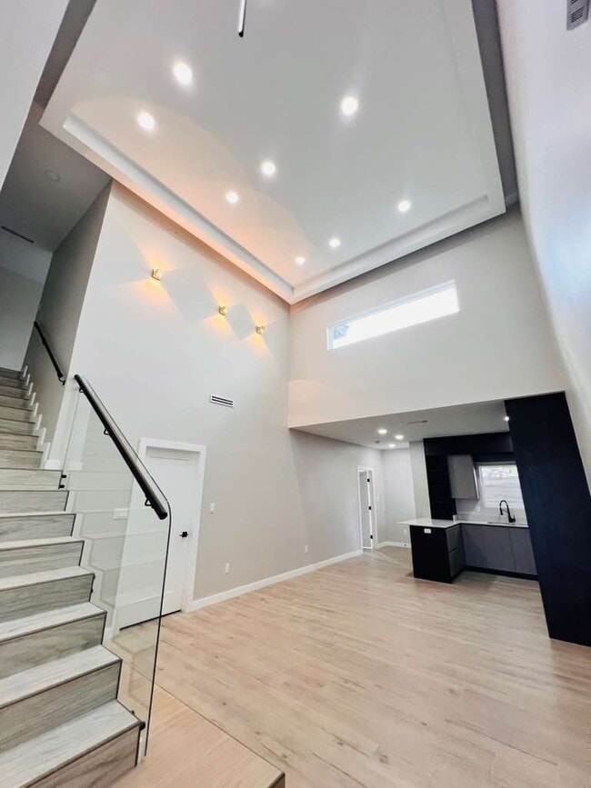 Building Photo - 3429 May St