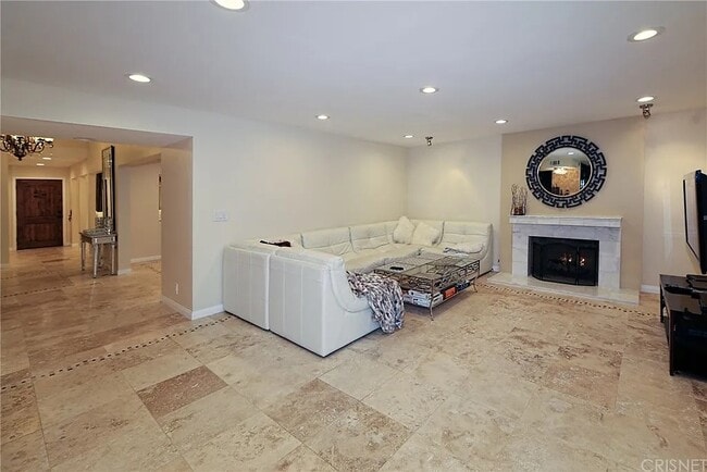 Living Room - 16513 Moorpark St