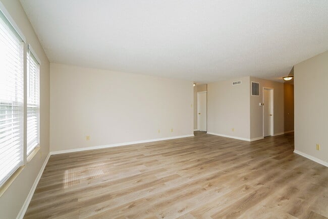 Building Photo - 8425 Adams Mills Pl