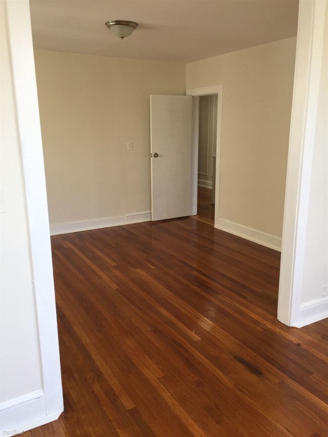 Building Photo - 1840 Wallace Ave