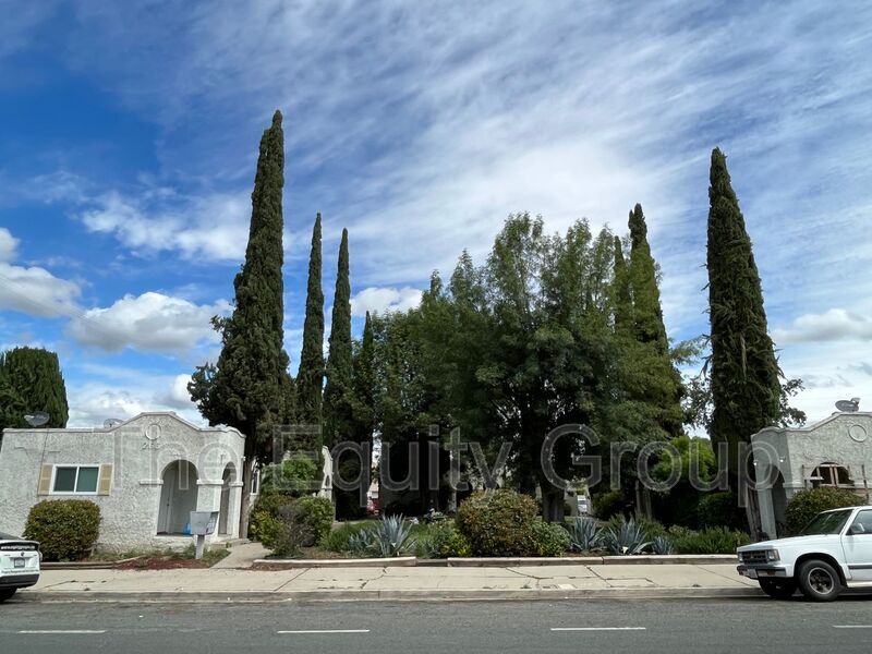 Primary Photo - 266 W Belleview Ave