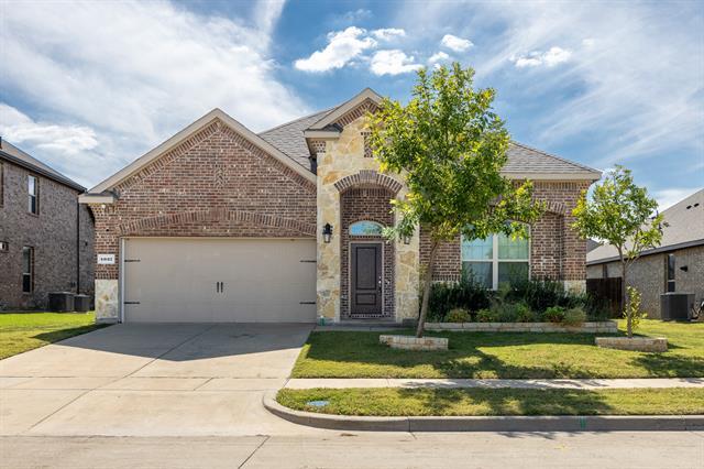 Foto principal - 4037 Woodford Dr