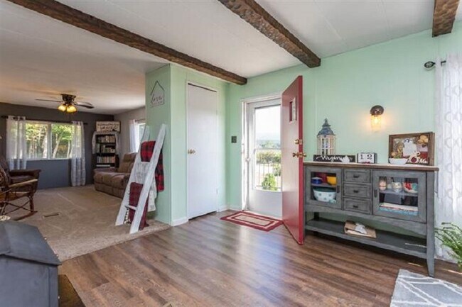 Foto del edificio - 4210 Bloomer Springs Rd