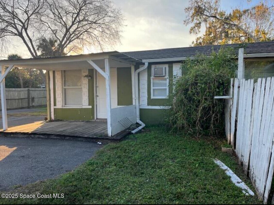 Foto principal - 329 Pine Ave