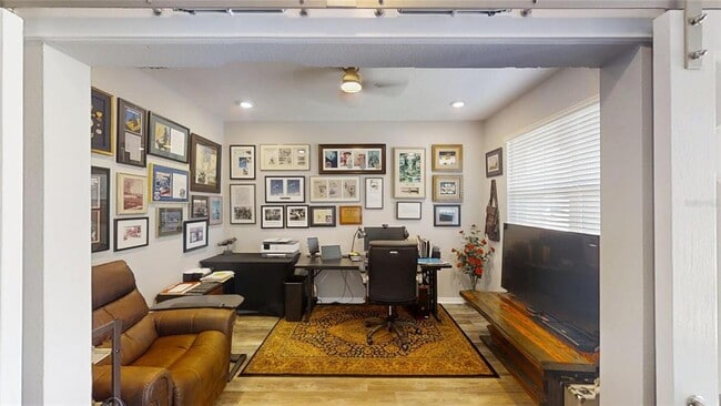 Foto del edificio - 5655 SW 78th Ave Rd
