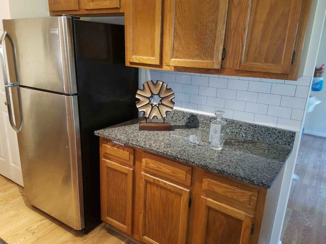 Kitchen Right Side - 11232 Chestnut Grove Sq