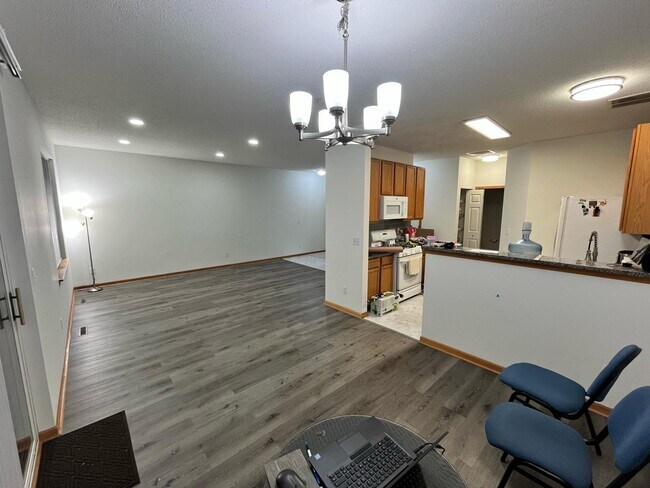 Foto del edificio - 5205 Holly Ln N