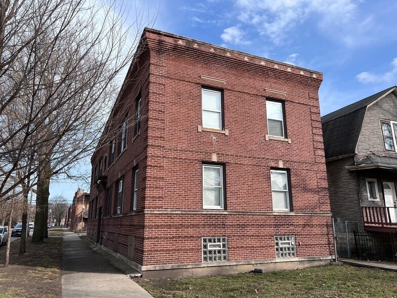 Primary Photo - 2707 E 78th St