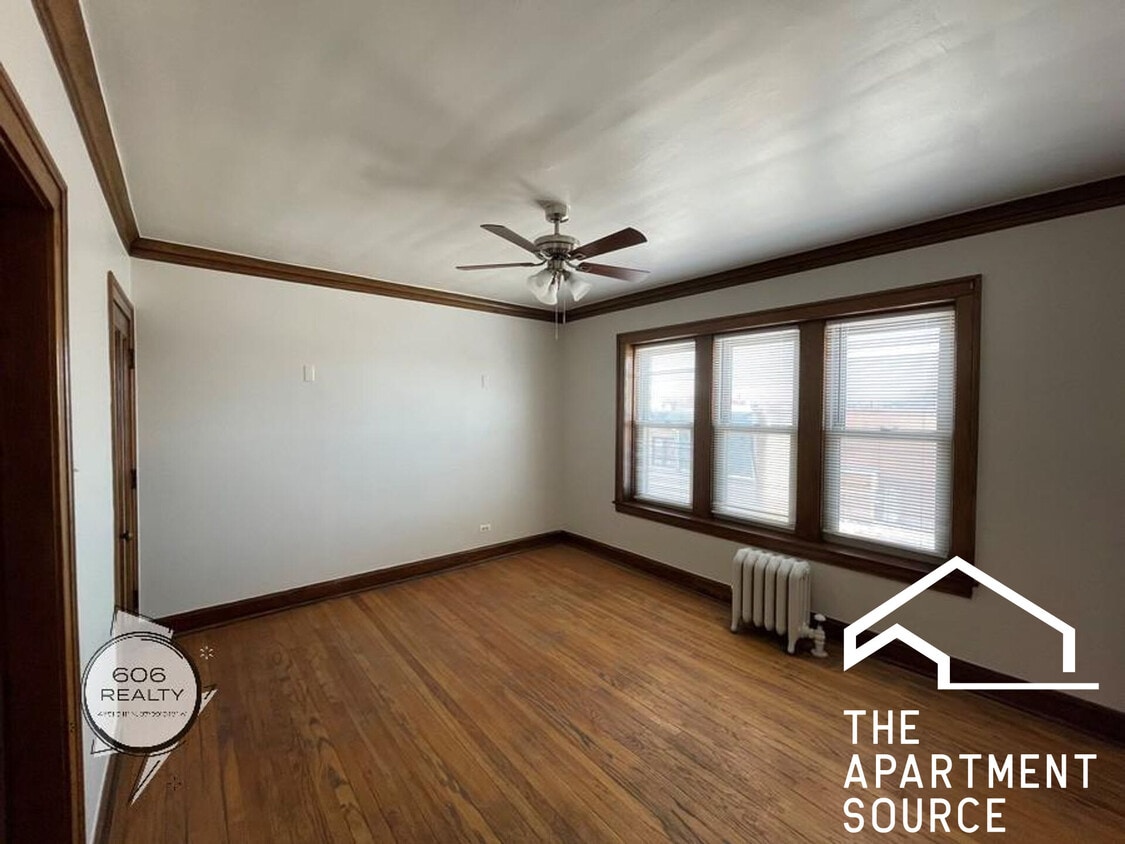 Building Photo - 3148 N Linder Ave