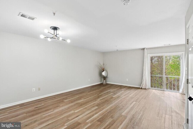 Foto del edificio - 4935 Wallflower Wy