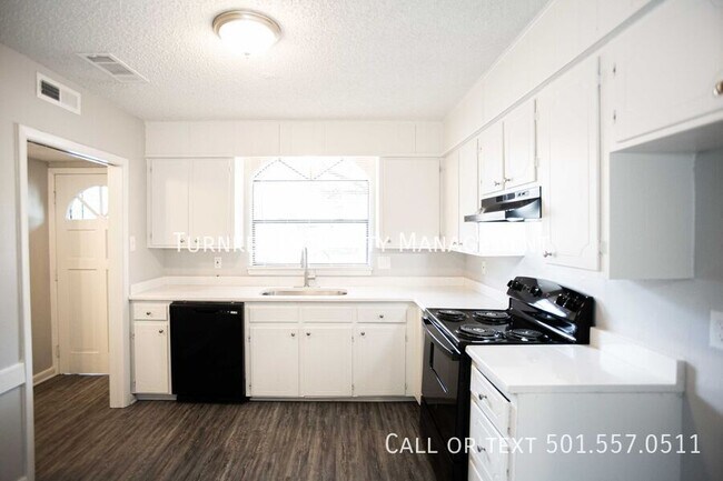 Building Photo - 2102 Fendley Dr