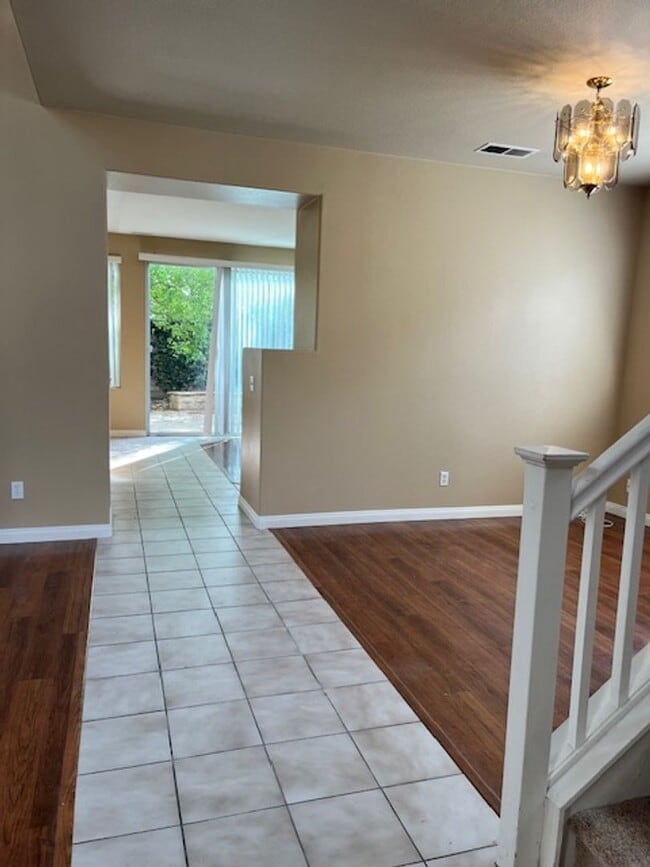 Building Photo - The Meadows Condo in Camarillo