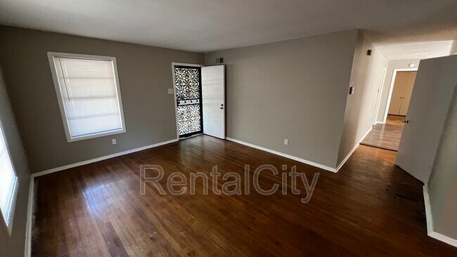 Building Photo - 4859 Scottsdale Ave