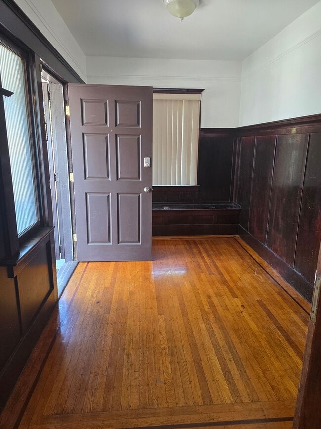 Building Photo - Beautiful Upgraded Single Story Home