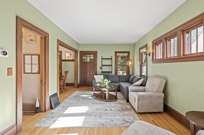 Foto del edificio - 4704 Minnehaha Ave