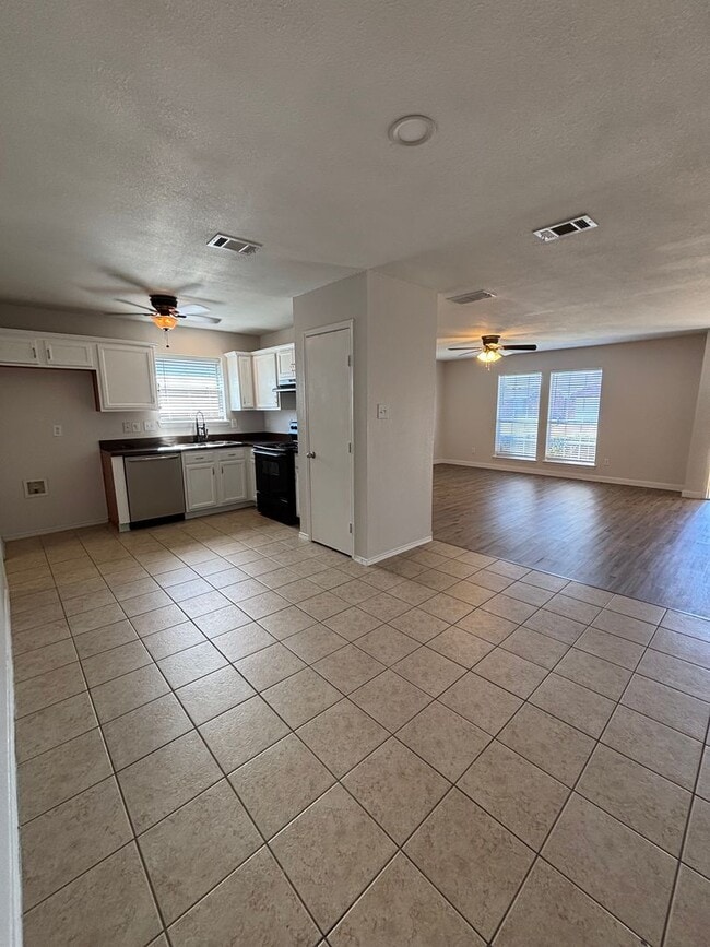 Foto del edificio - 532 Jeffdale Dr