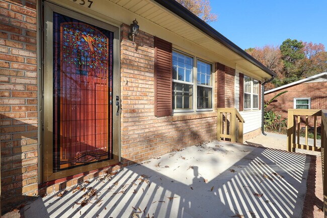 Foto del edificio - 937 Green Cir Dr