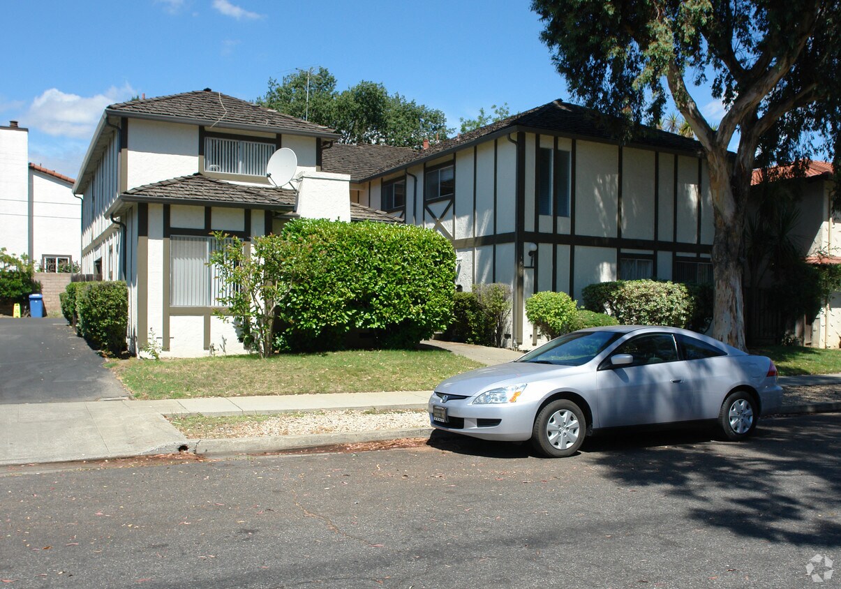 Foto principal - 1657 Brookvale Dr
