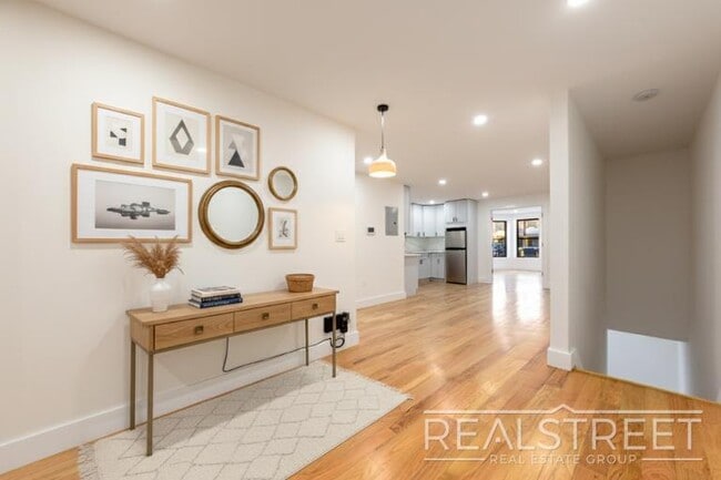 Building Photo - Jefferson