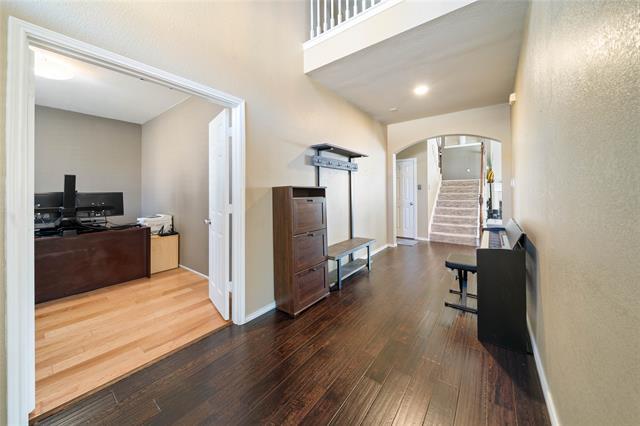 Building Photo - 9333 Fairmont Dr