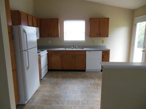Foto del edificio - Pike Township - 3 bedroom home