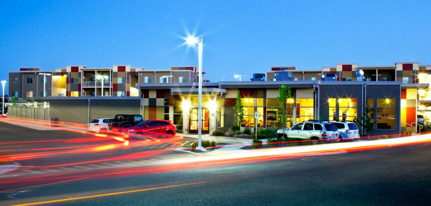 Apartments and clubhouse view - 2513 Duportail St