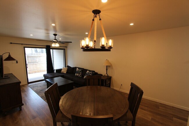 Foto del edificio - Fully Furnished 2BR Condo in Village at University Heights | Peaks Views + Covered Parking