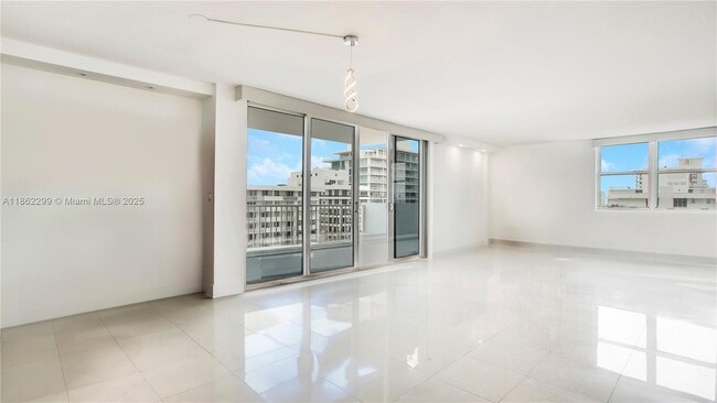 Foto del edificio - 5838 Collins Ave