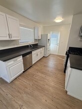 Building Photo - 1848 Stevely Ave