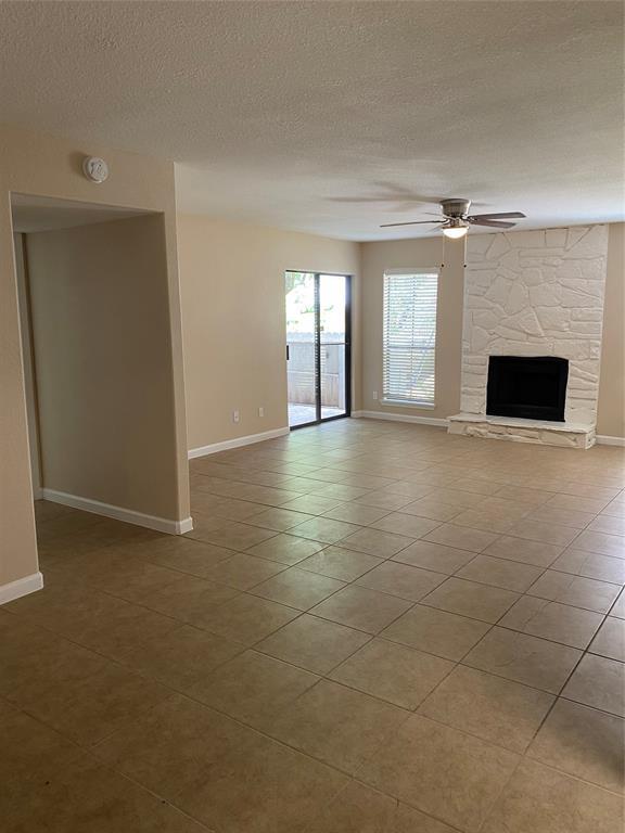 Foto del edificio - 17401 Red Oak Dr