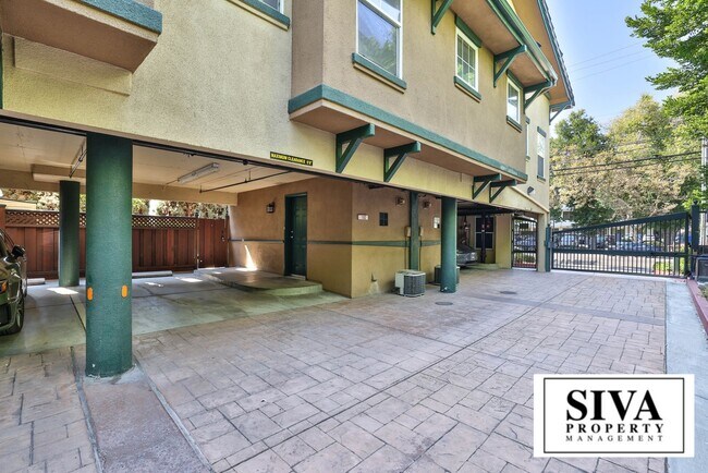 Foto del edificio - 808 Lenzen Ave