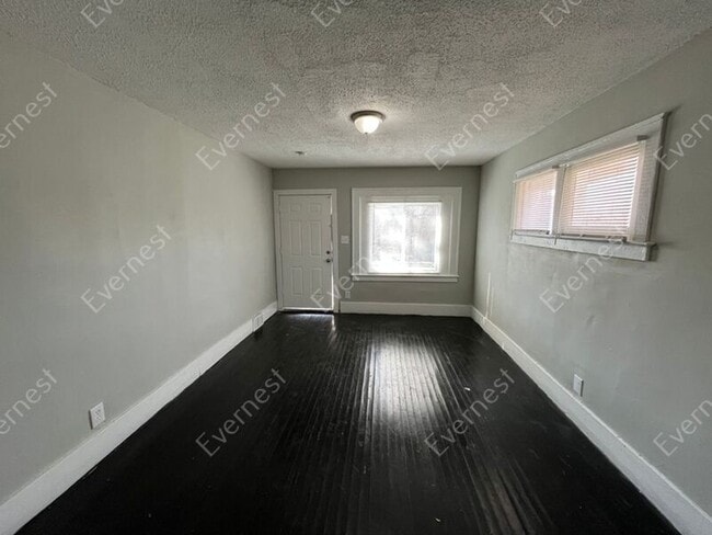Building Photo - 15904 Muirland St