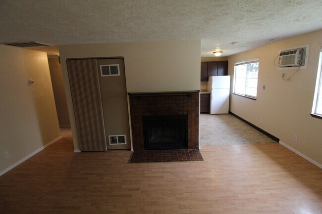 Foto del edificio - 1205 N Cook St