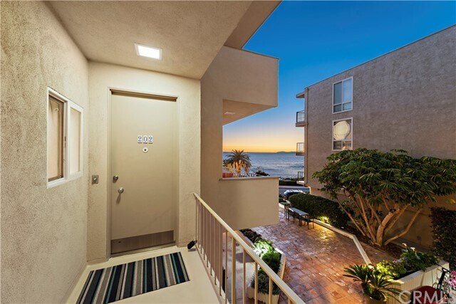 Foto del edificio - 520 Cliff Dr