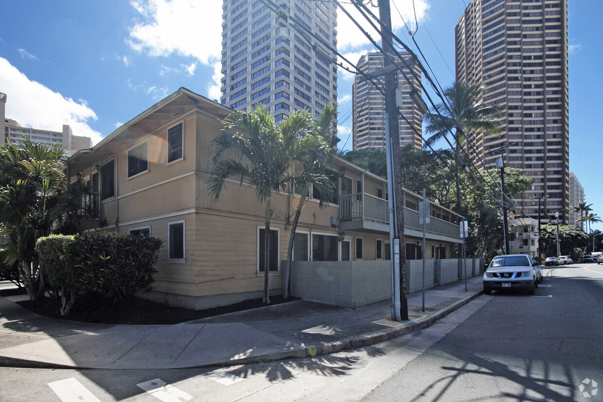 Building Photo - 349 Hobron Ln