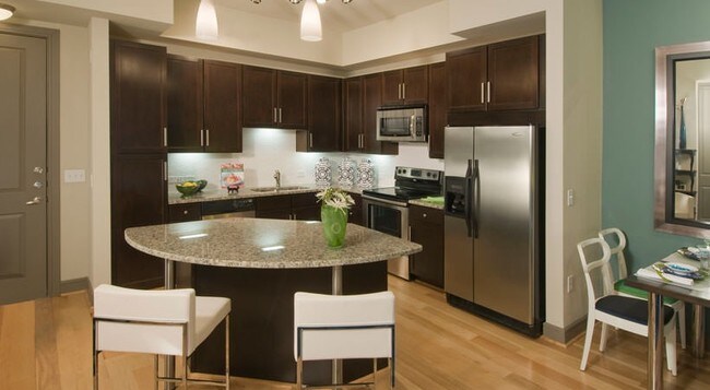 Foto del edificio - Spacious, Clean One Bedroom Now Available