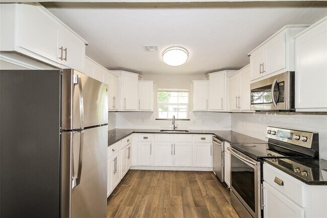 Foto del edificio - 1613 SW 61st Terrace