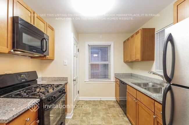 Building Photo - 5434 S Newcastle Ave