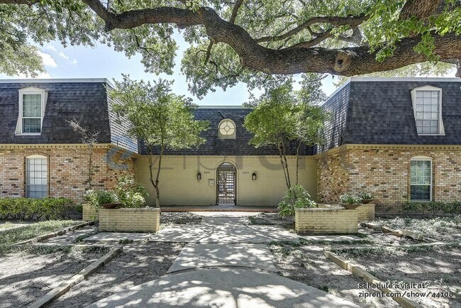 Foto del edificio - 5315 Fleetwood Oaks Ave
