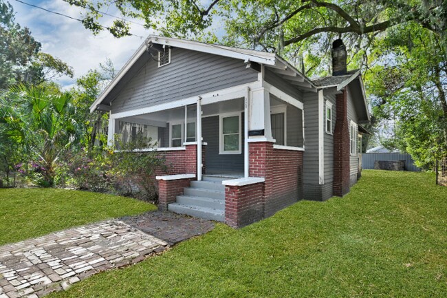 Foto del edificio - 326 Basswood St