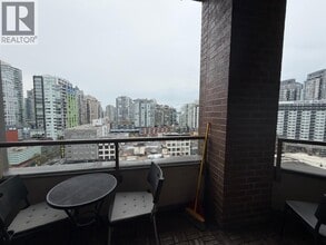 Building Photo - 1010 Howe St